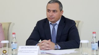 Председатель Следственного комитета Артур Погосян принял руководителя офиса СЕ в Армении